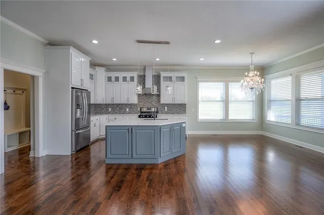 $950,000 | 449 North 86th Street, Kansas City, KS 66112