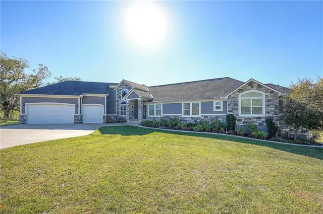 $1,100,000 | 449 North 86th Street, Kansas City, KS 66112