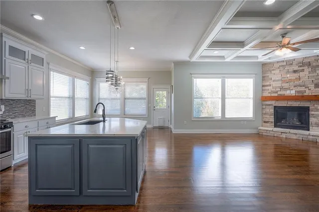 $950,000 | 449 North 86th Street, Kansas City, KS 66112