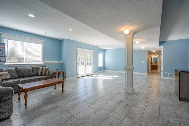 $950,000 | 449 North 86th Street, Kansas City, KS 66112