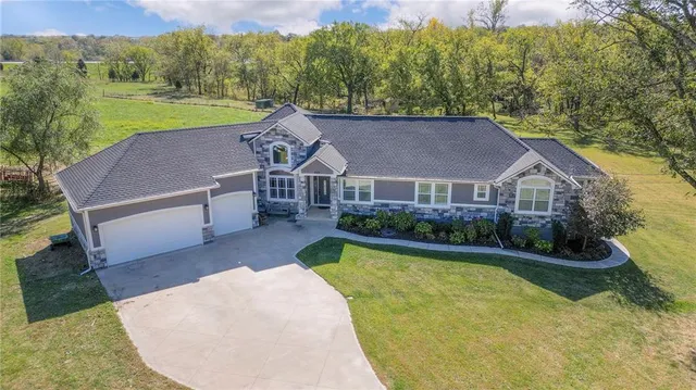 $1,100,000 | 449 North 86th Street, Kansas City, KS 66112