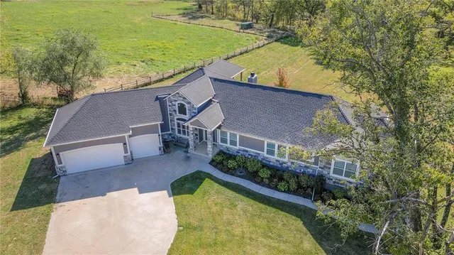 $950,000 | 449 North 86th Street, Kansas City, KS 66112