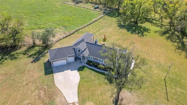 $950,000 | 449 North 86th Street, Kansas City, KS 66112