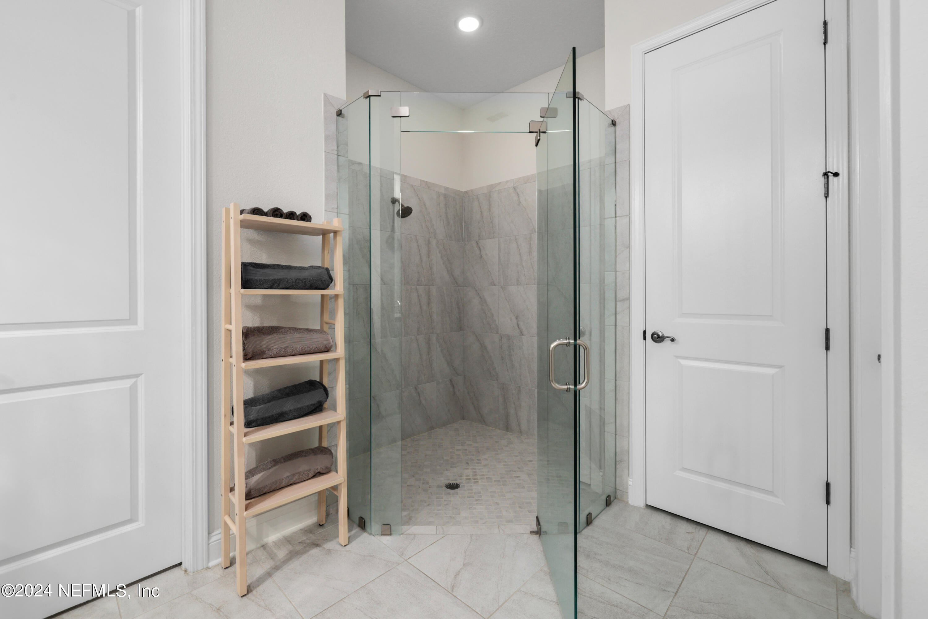 70 Shadow Rdg Trail Ponte Vedra, FL 32081 - Photo 24 of 57 Frameless Tiled Shower