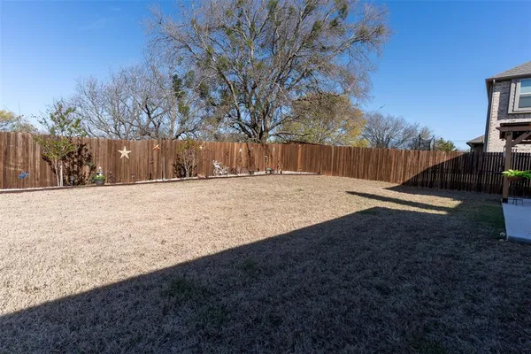$420,000 | 145 Mockingbird Hl Drive, Joshua, TX 76058