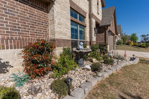 $420,000 | 145 Mockingbird Hl Drive, Joshua, TX 76058