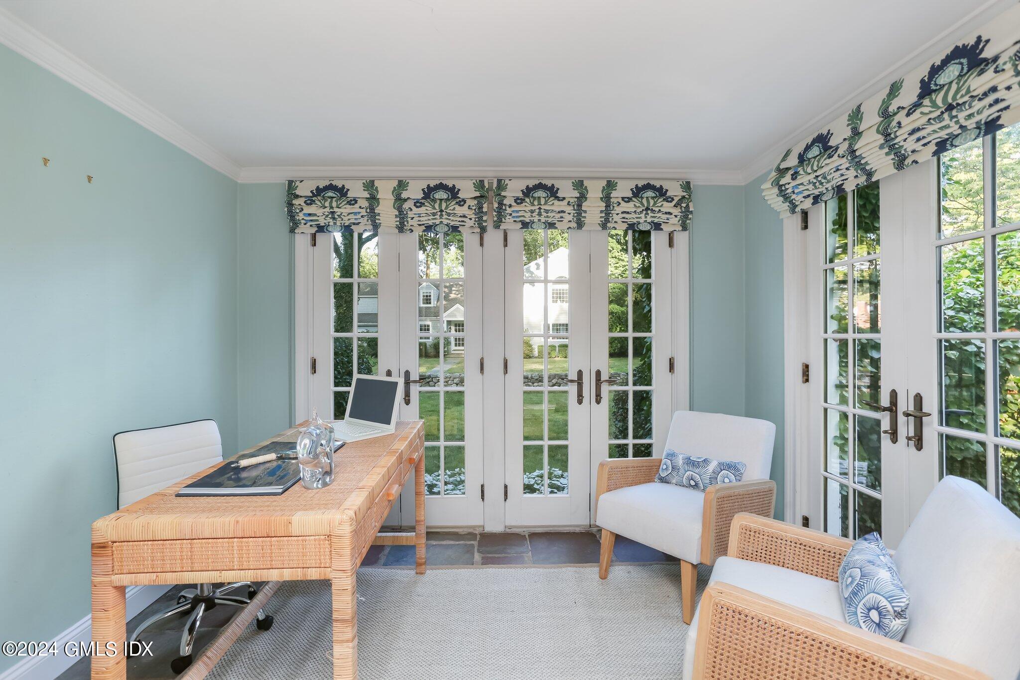 46 Terrace Avenue Riverside, CT 06878 - Photo 5 of 17 a living room with furniture and a window