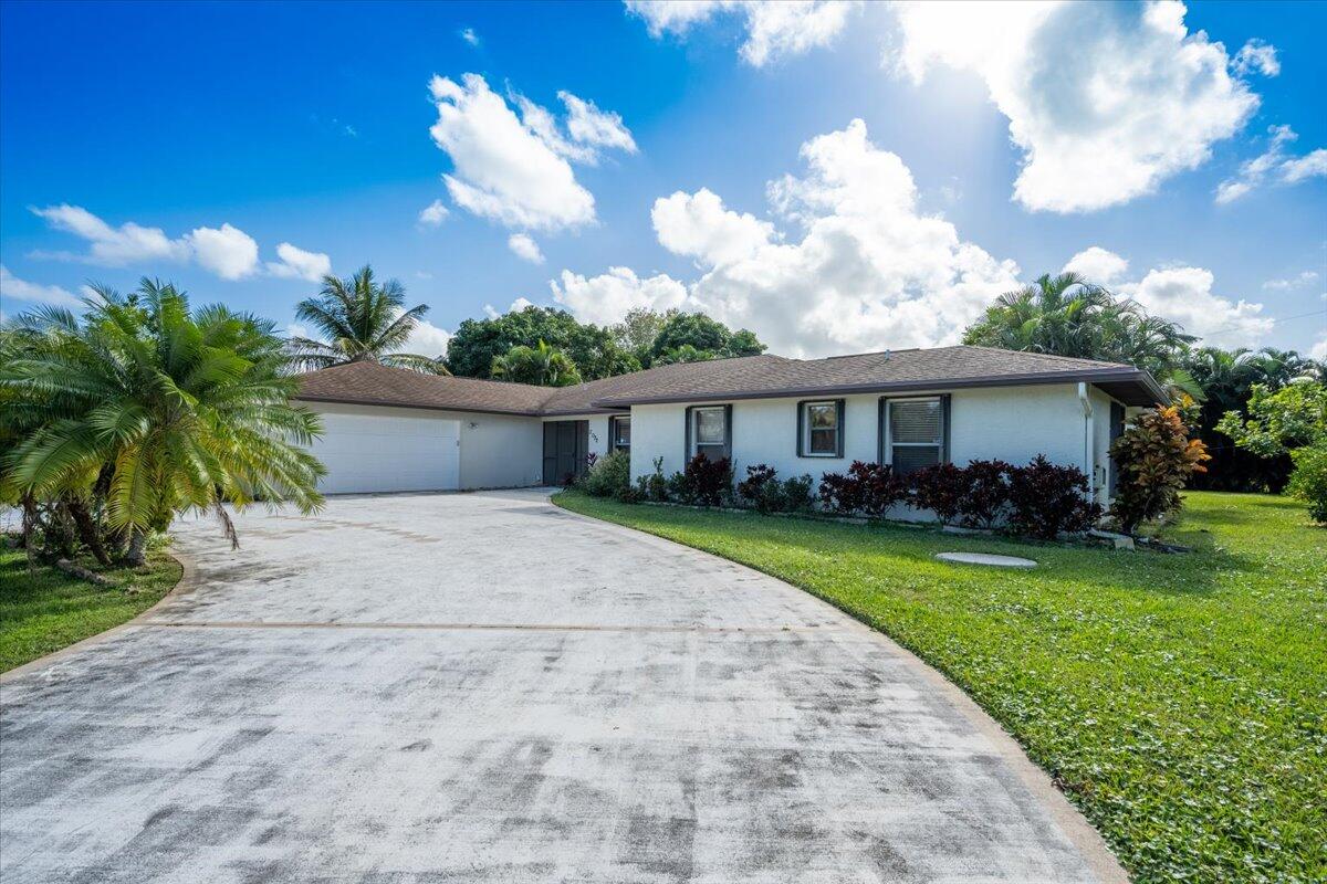 2022 Southeast Pyramid Road Port St. Lucie, FL 34952 - Photo 2 of 33 32-DSC_1820-HDR