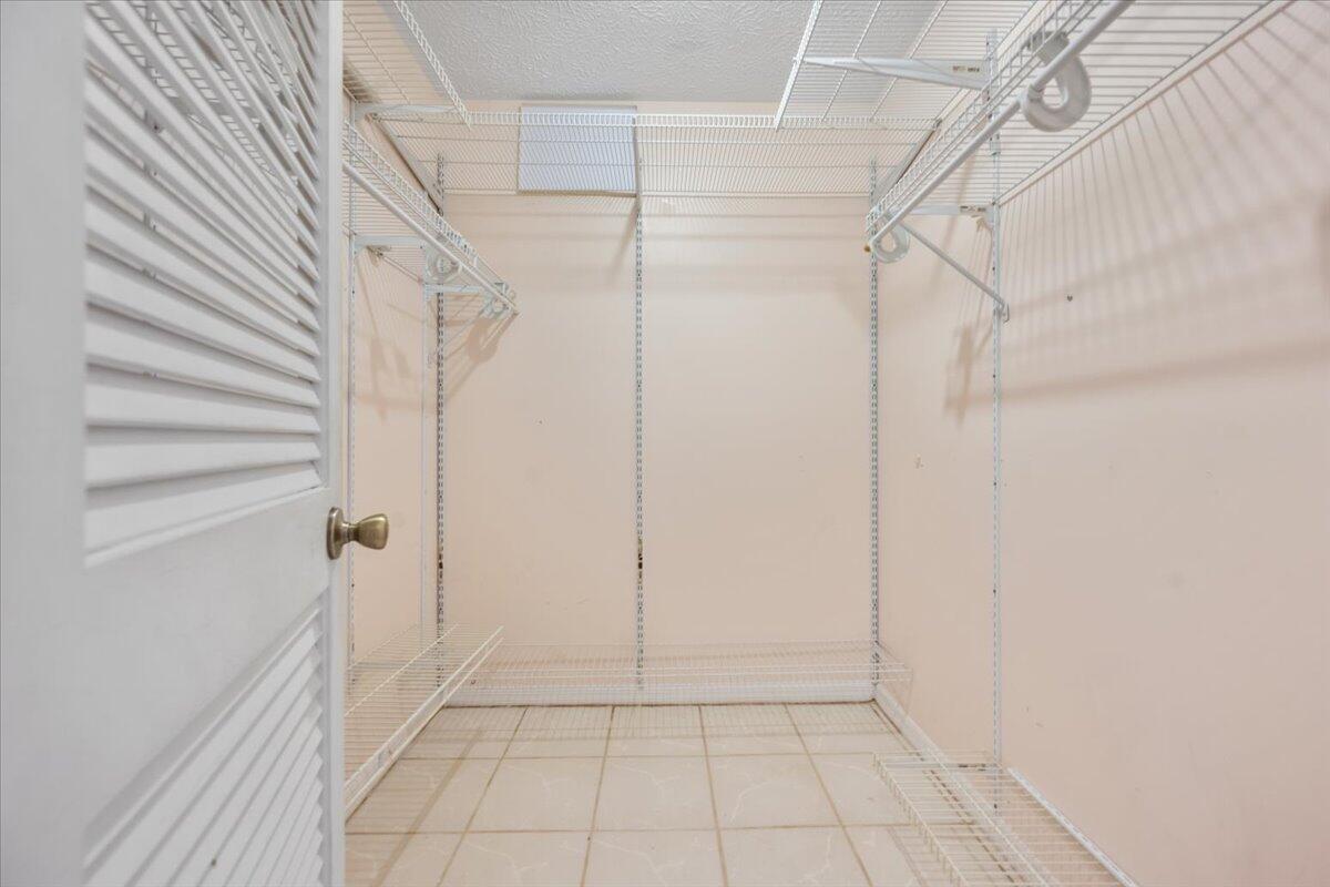 2022 Southeast Pyramid Road Port St. Lucie, FL 34952 - Photo 23 of 33 04-DSC_1969