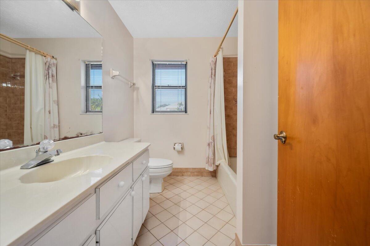2022 Southeast Pyramid Road Port St. Lucie, FL 34952 - Photo 24 of 33 20-DSC_1948