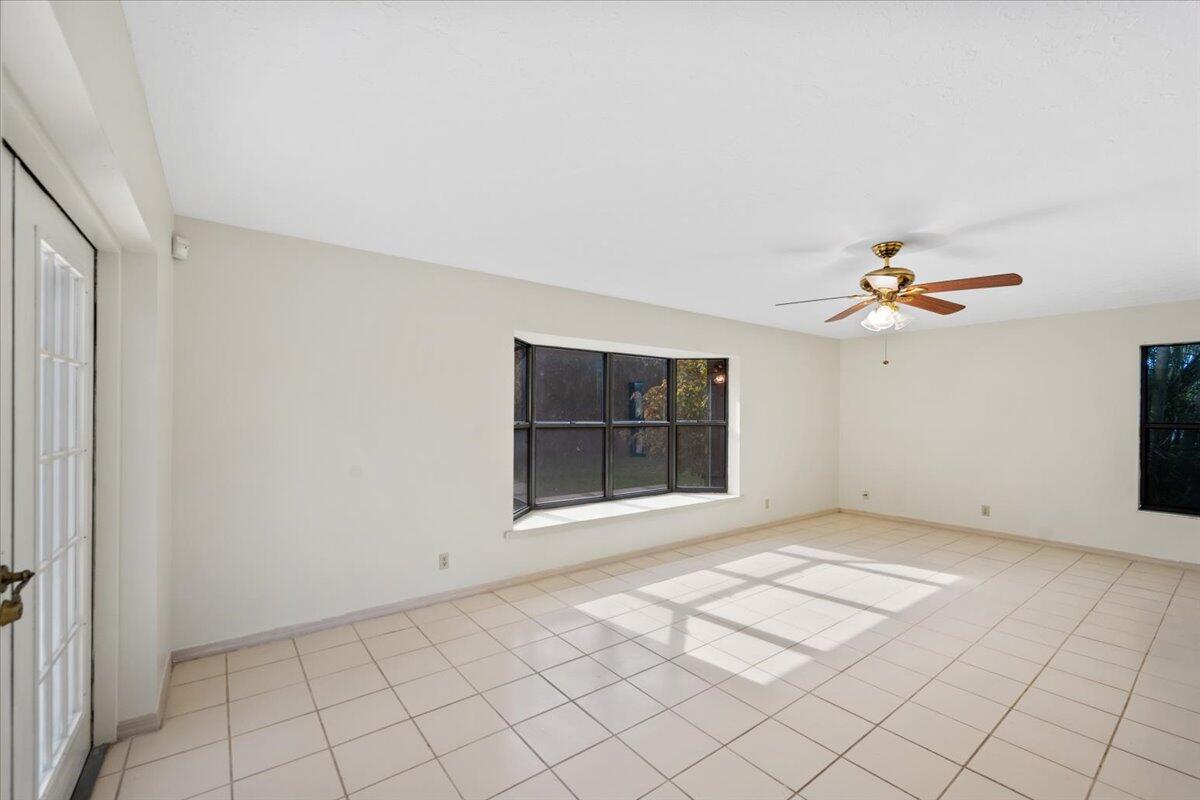 2022 Southeast Pyramid Road Port St. Lucie, FL 34952 - Photo 10 of 33 12-DSC_1906