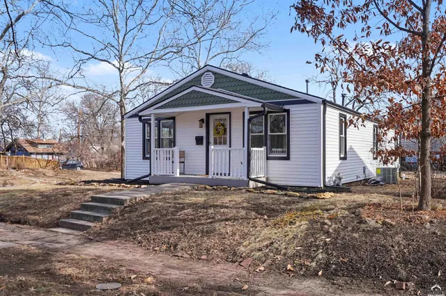 $295,000 | 700 Missouri Street, Lawrence, KS 66044