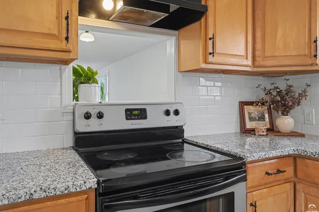 $295,000 | 700 Missouri Street, Lawrence, KS 66044