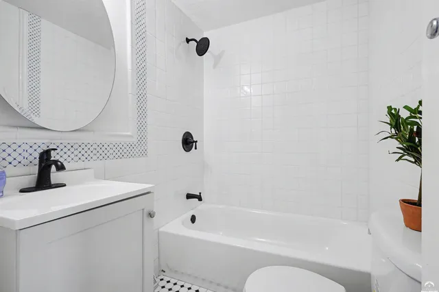 $295,000 | 700 Missouri Street, Lawrence, KS 66044