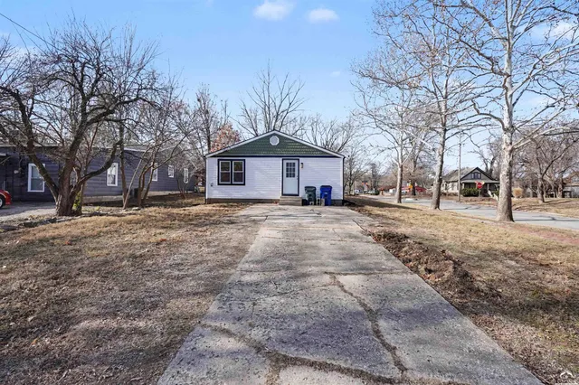 $295,000 | 700 Missouri Street, Lawrence, KS 66044