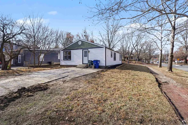 $295,000 | 700 Missouri Street, Lawrence, KS 66044