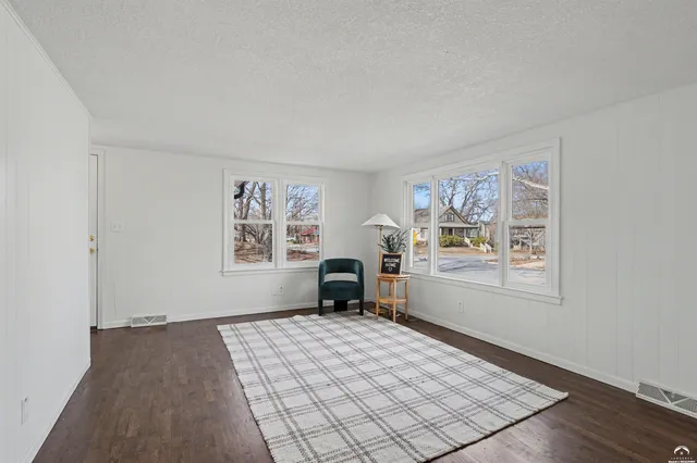 $295,000 | 700 Missouri Street, Lawrence, KS 66044