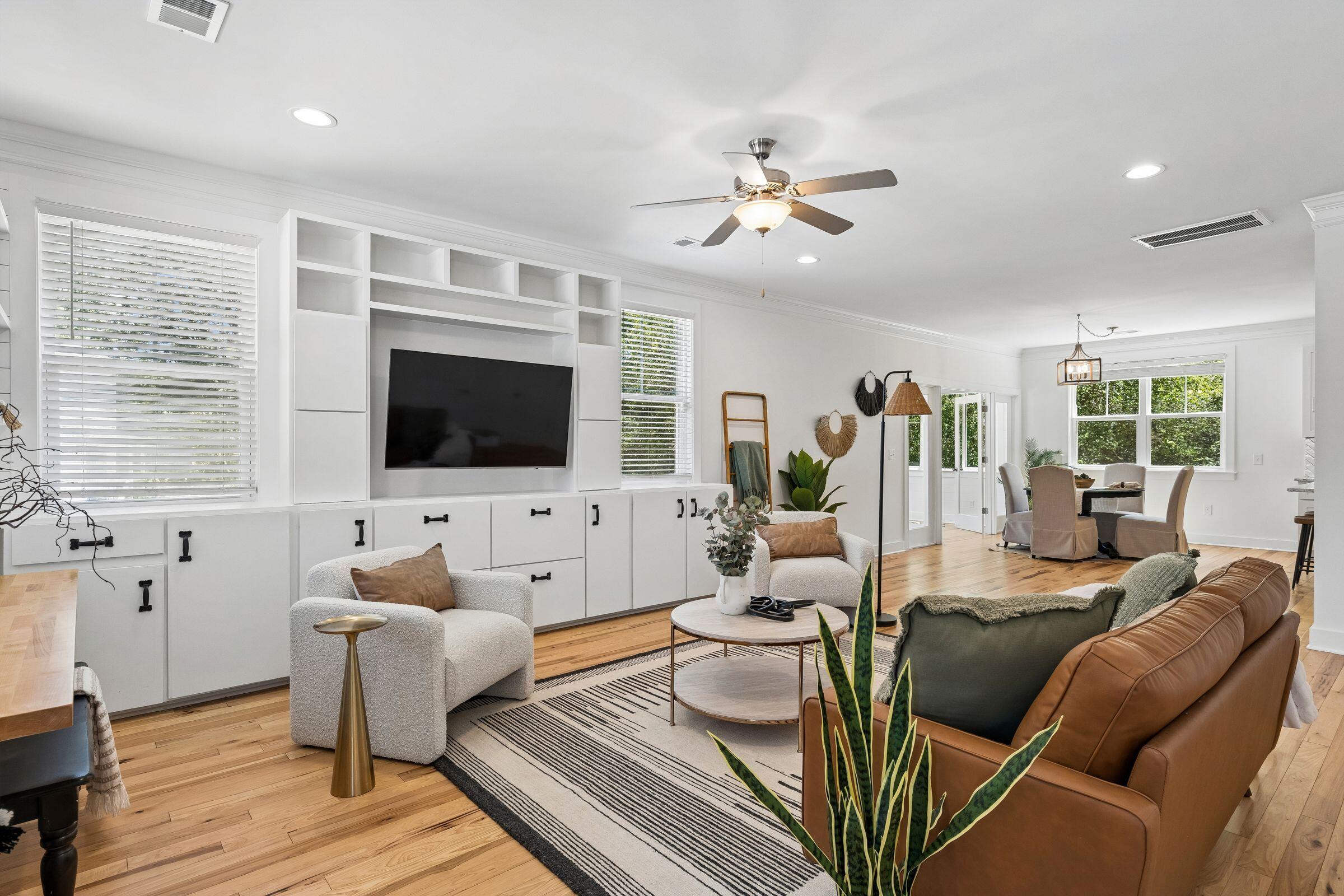 485 Fort Johnson Road Charleston, SC 29412 - Photo 4 of 79 Living Room