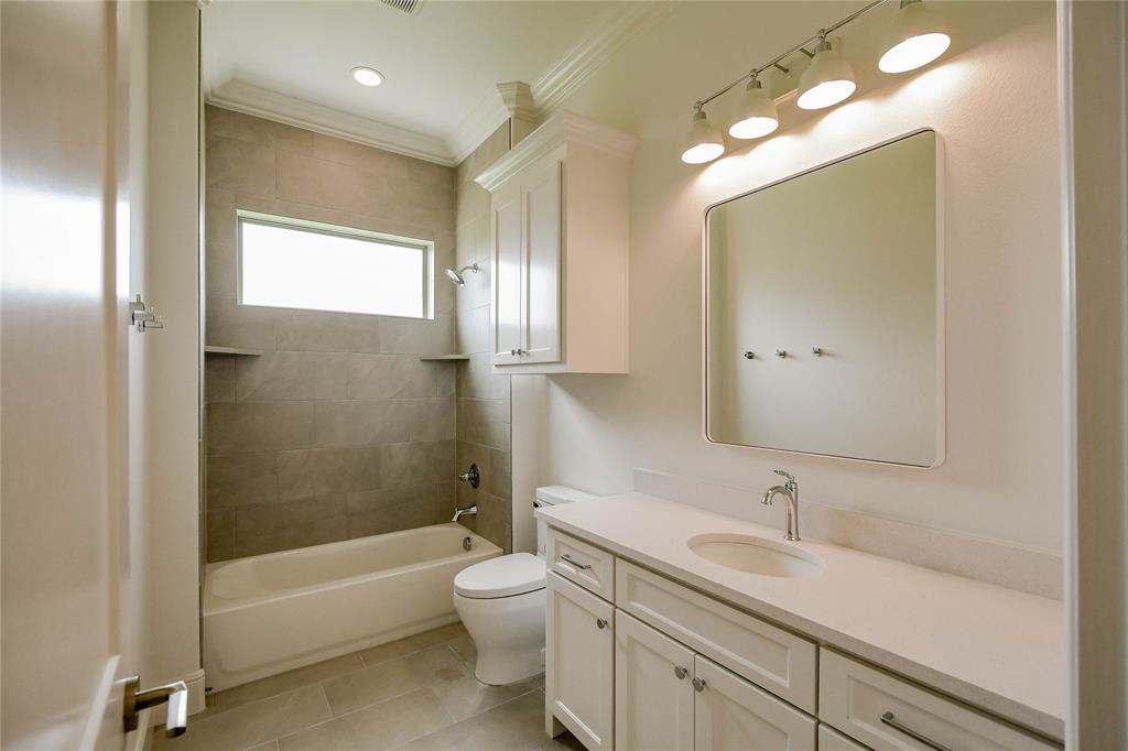 2719 Village Road Granbury, TX 76049 - Photo 24 of 35 Downstairs Guest Bath