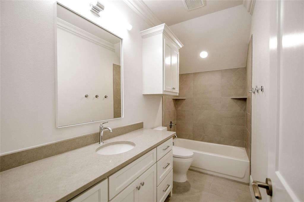 2719 Village Road Granbury, TX 76049 - Photo 29 of 35 Upstairs Bath