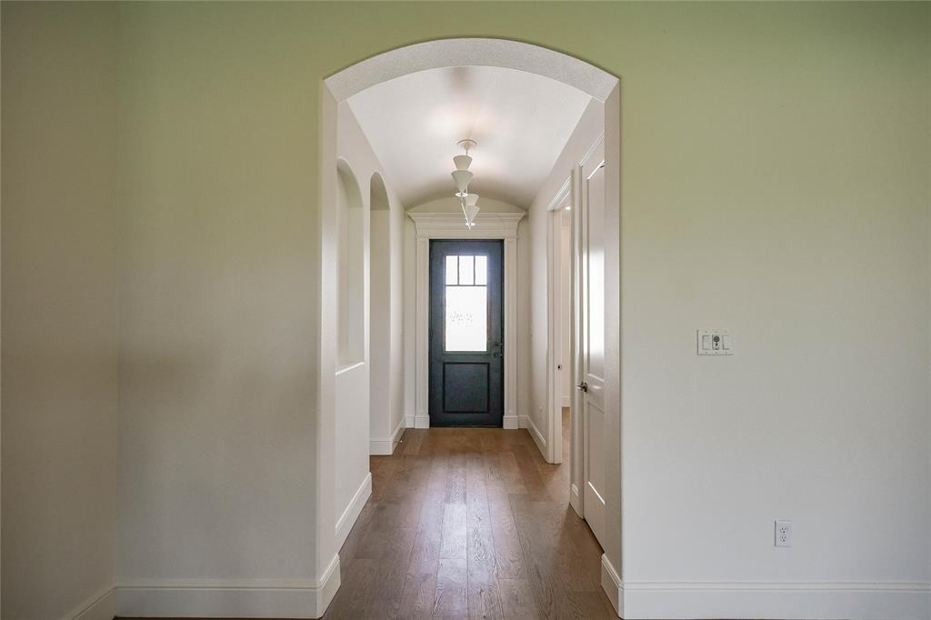2719 Village Road Granbury, TX 76049 - Photo 5 of 35