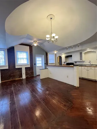 $1,600 | 22 East Main Street, Middletown, NY 10940