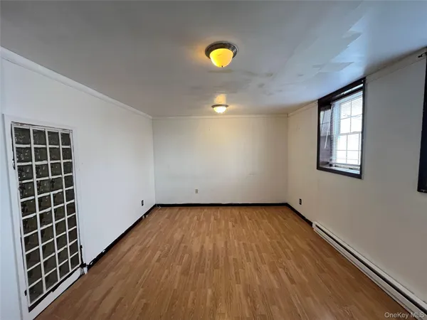 $1,600 | 22 East Main Street, Middletown, NY 10940