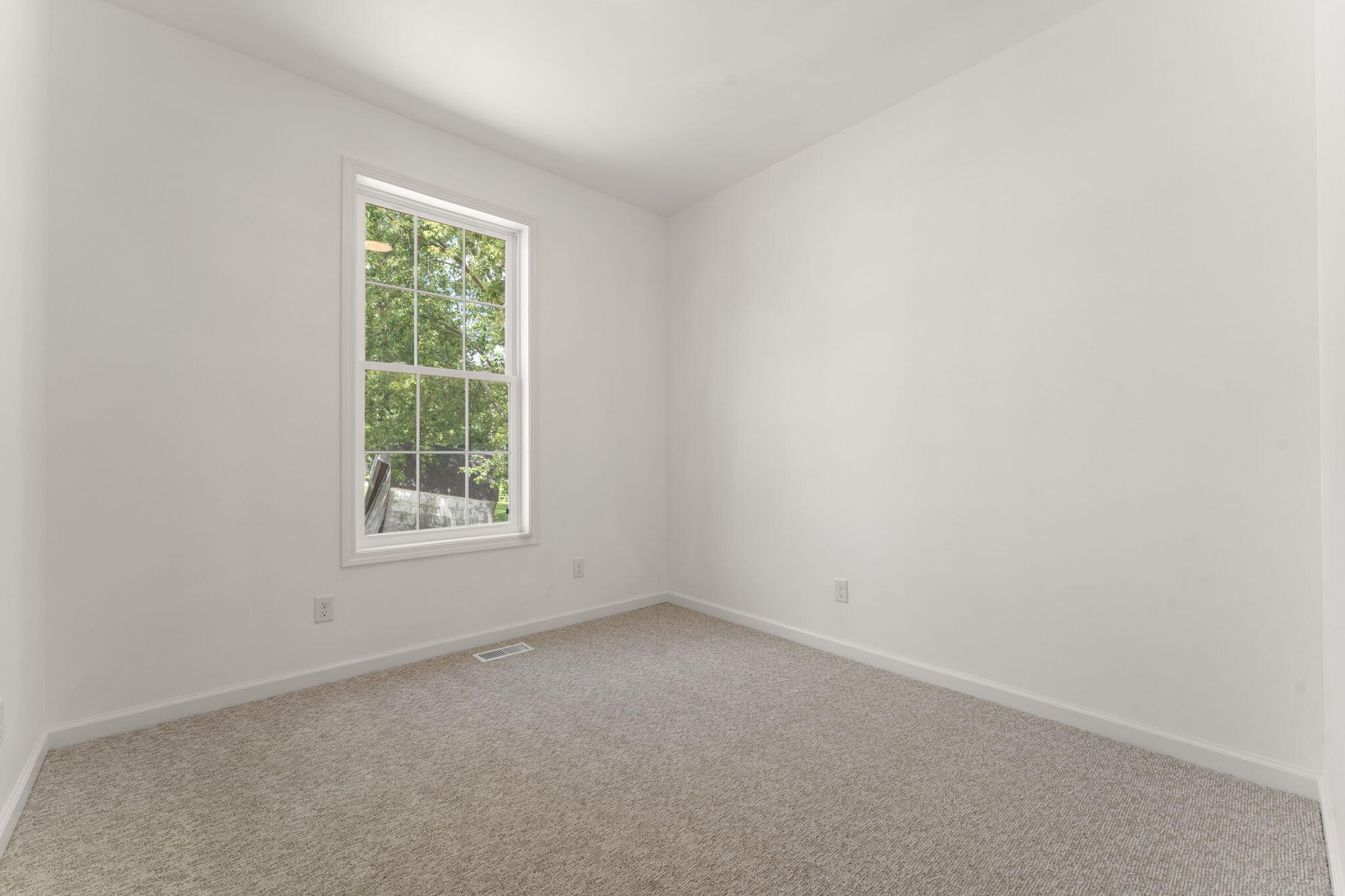 503 Exeter Road Kingsford Heights, IN 46346 - Photo 17 of 32 2048x1365
