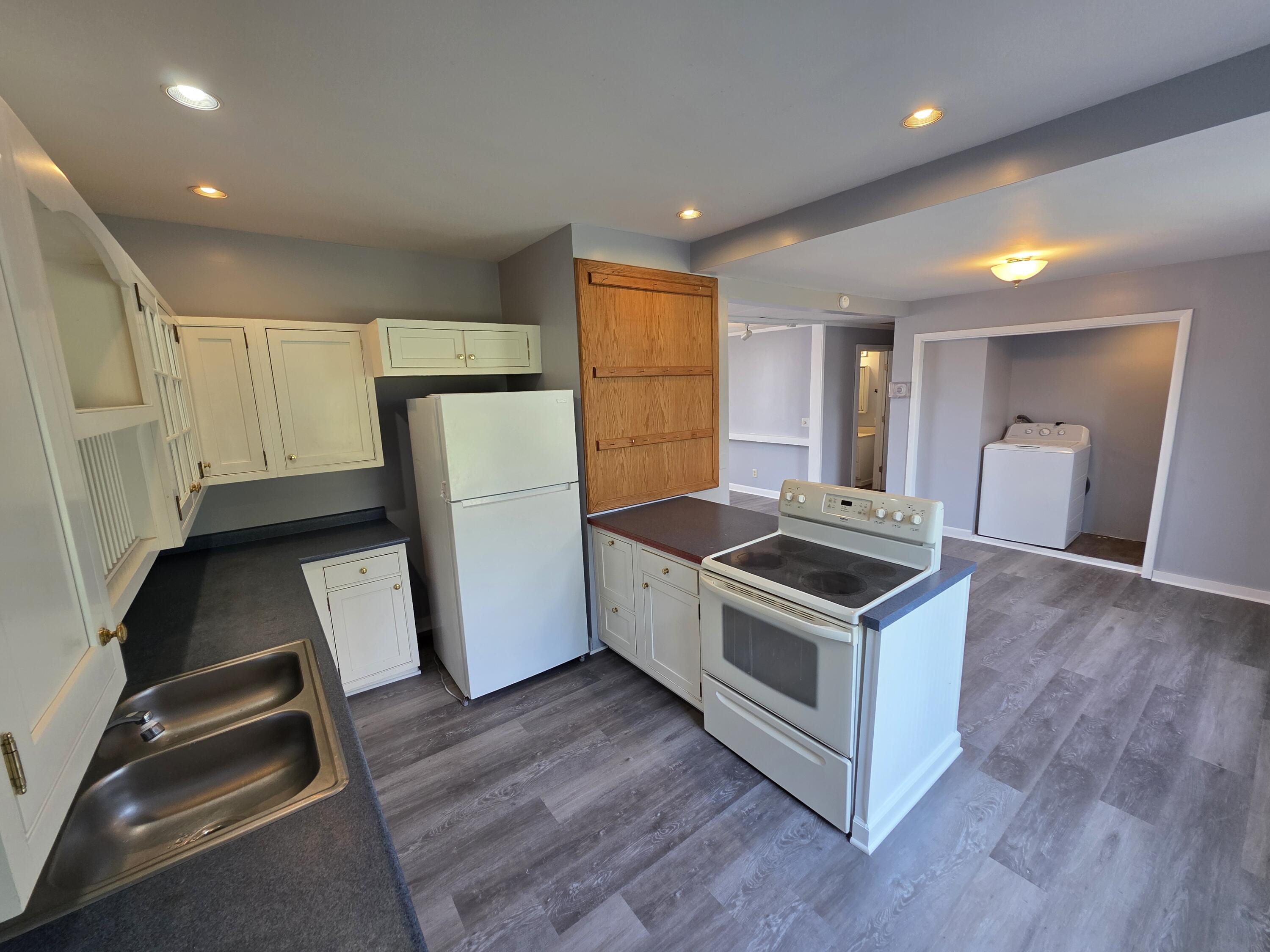 214 Arthur Street Manistee, MI 49660 - Photo 13 of 52 20250605_084123