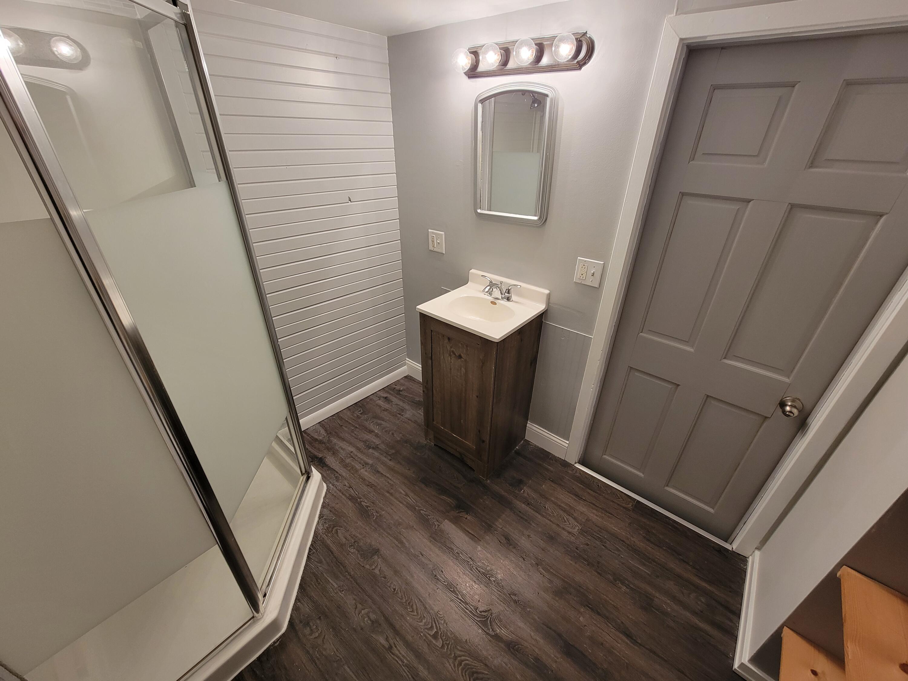 214 Arthur Street Manistee, MI 49660 - Photo 19 of 52 Bathroom 20240119_154447