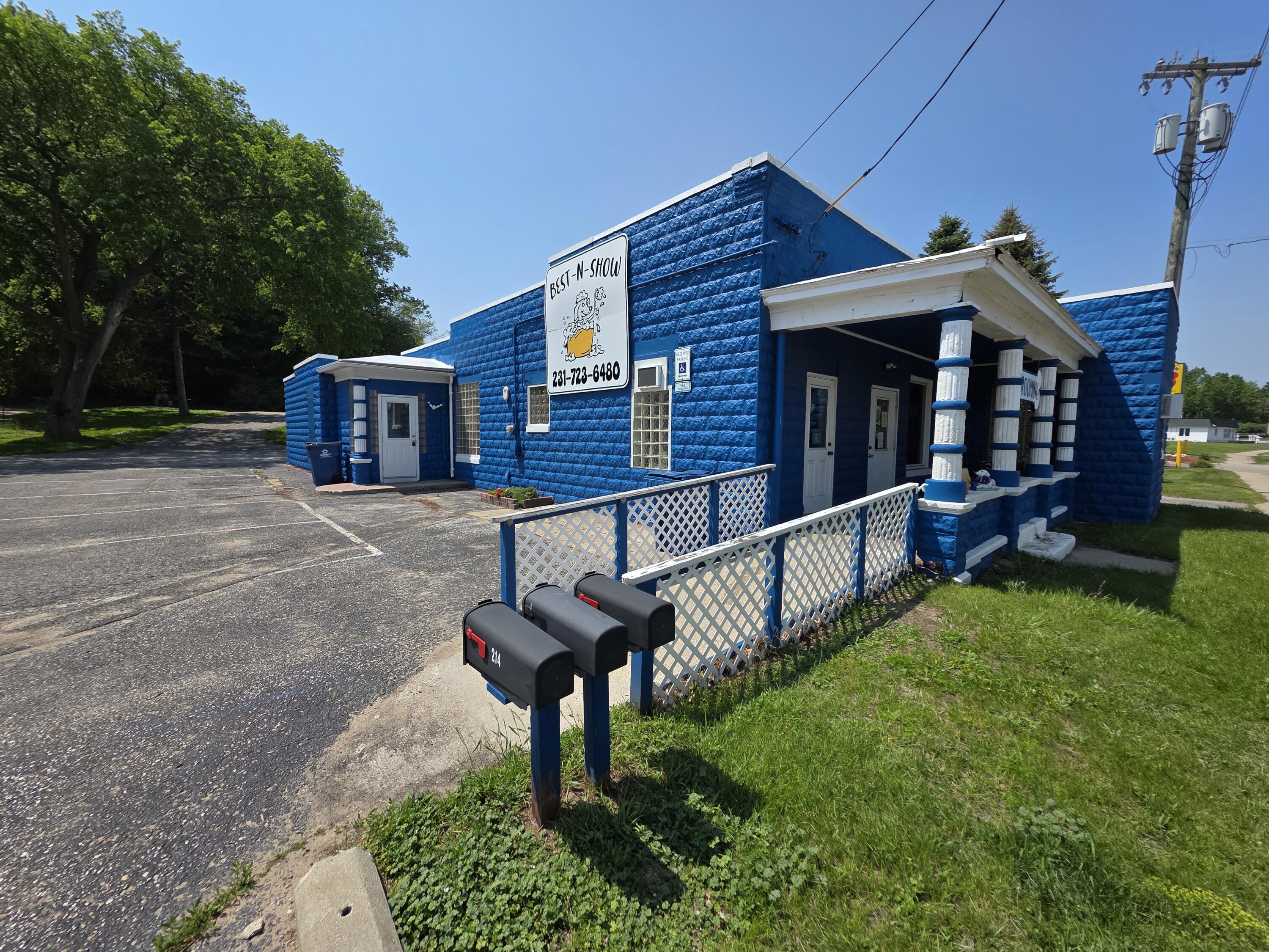 214 Arthur Street Manistee, MI 49660 - Photo 2 of 52 20250605_145947