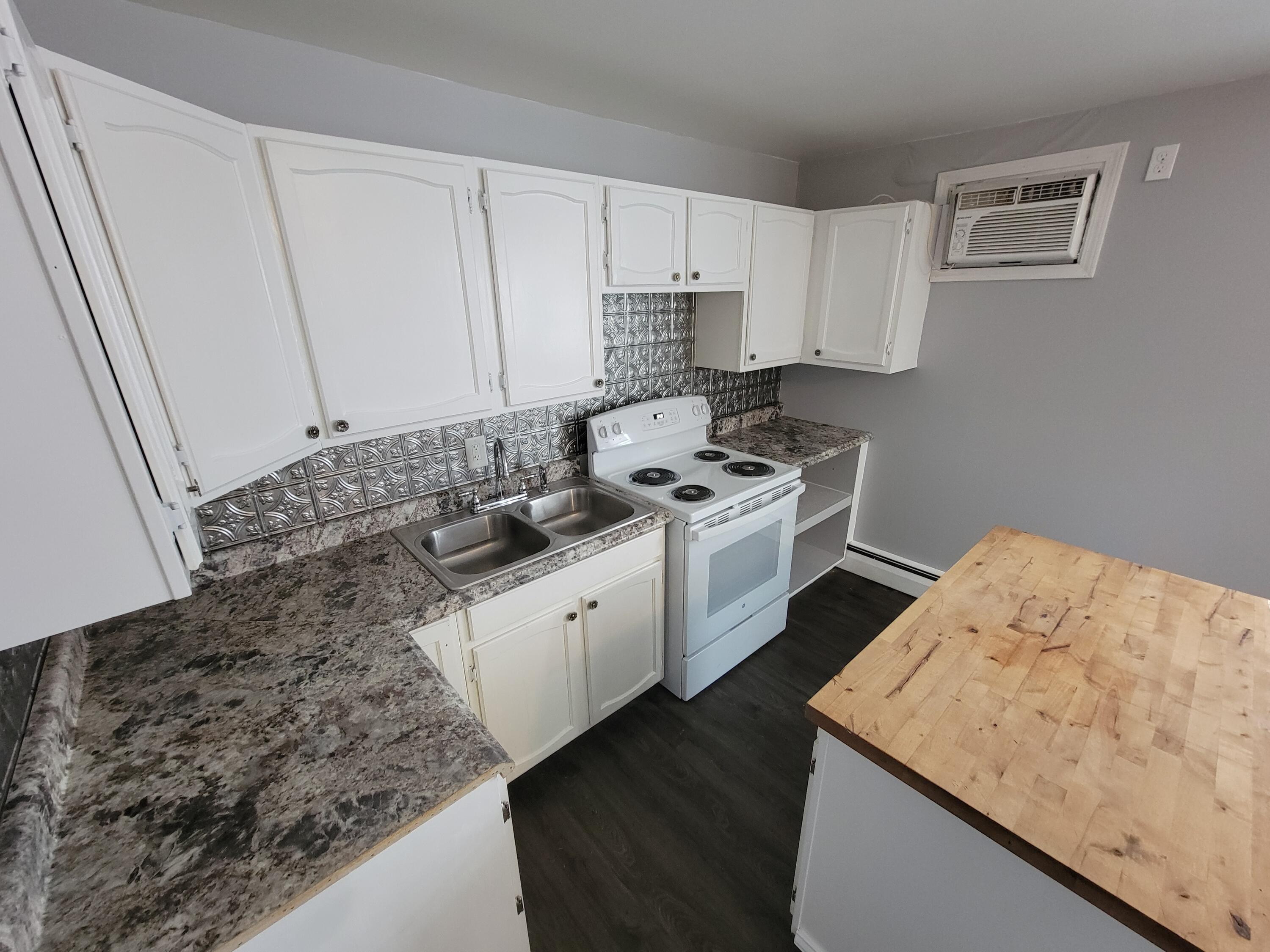 214 Arthur Street Manistee, MI 49660 - Photo 24 of 52 Kitchen 20240119_154345