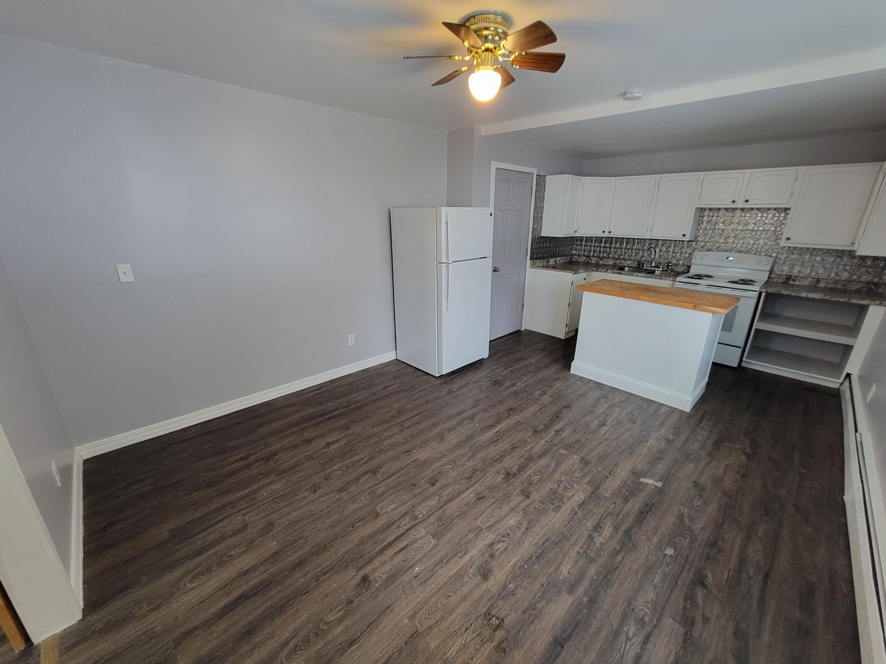 214 Arthur Street Manistee, MI 49660 - Photo 25 of 52 Kitchen 20240119_154357