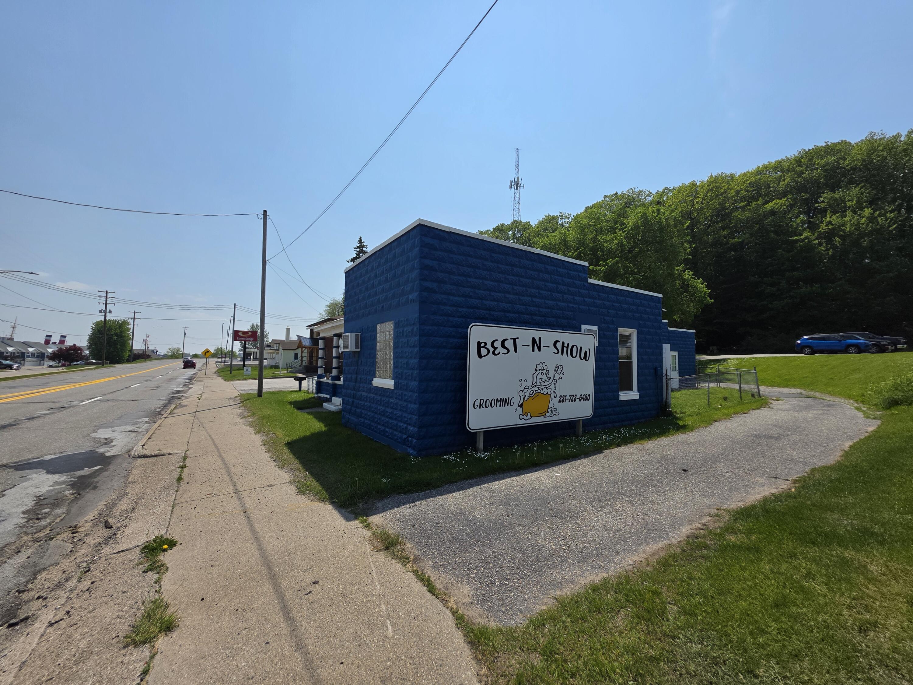 214 Arthur Street Manistee, MI 49660 - Photo 48 of 52 20250605_150018