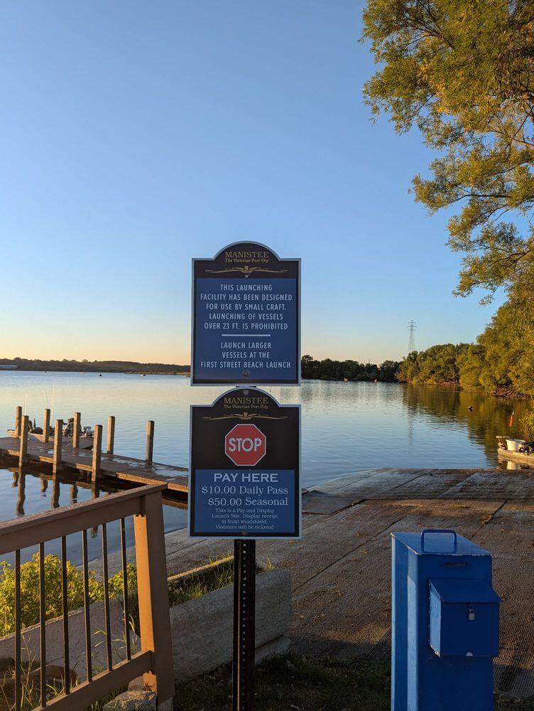 214 Arthur Street Manistee, MI 49660 - Photo 50 of 52 o