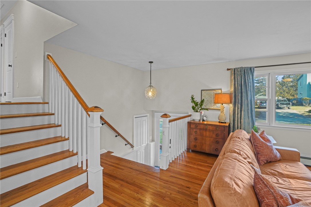 12 Duffield Road Bristol, RI 02809 - Photo 3 of 39