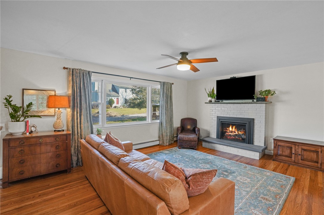 12 Duffield Road Bristol, RI 02809 - Photo 5 of 39