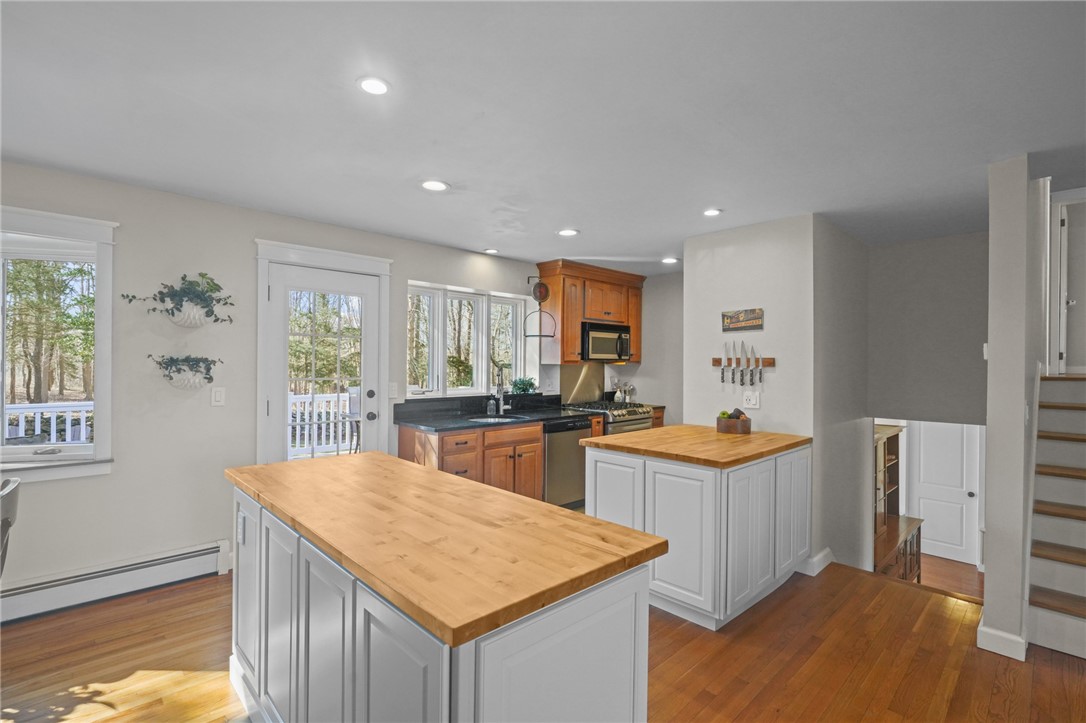 12 Duffield Road Bristol, RI 02809 - Photo 9 of 39