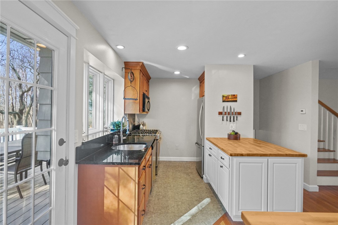 12 Duffield Road Bristol, RI 02809 - Photo 10 of 39