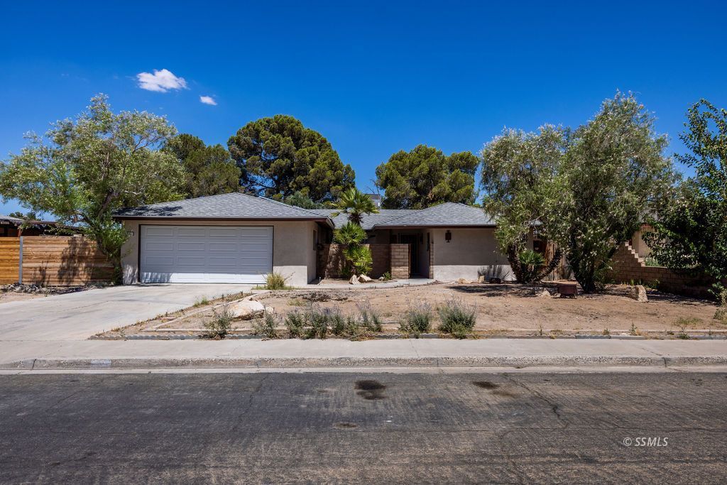 230 Larkspur Street Ridgecrest, CA 93555 - Photo 1 of 39