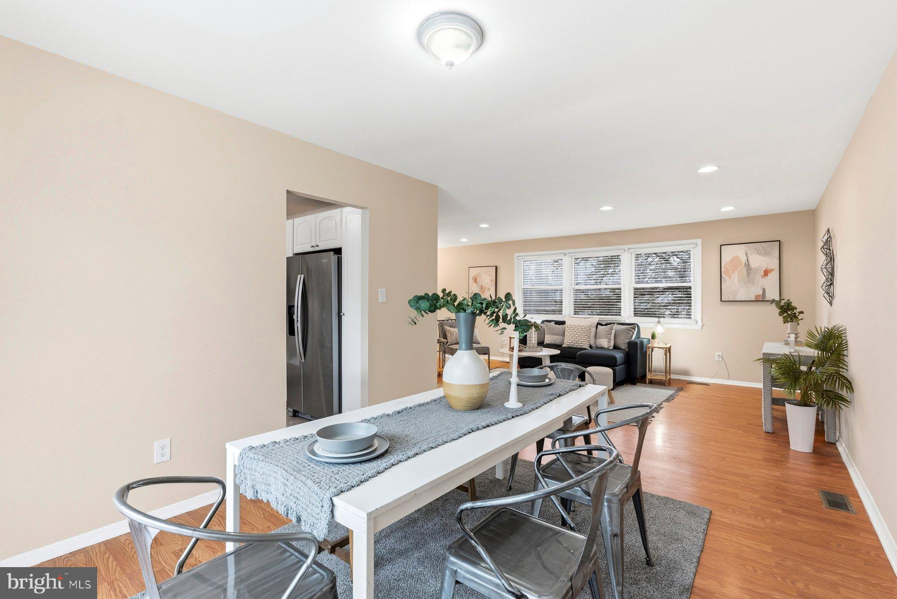 910 Crestwick Road Towson, MD 21286 - Photo 8 of 34