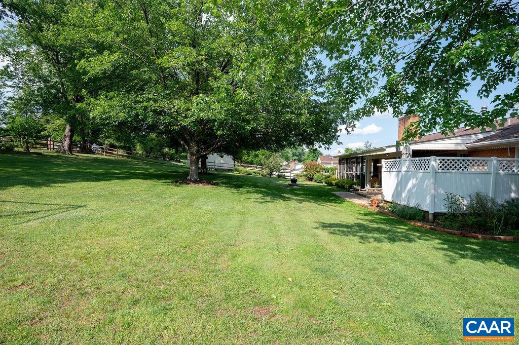 2613 Huntington Road Charlottesville, VA 22901 - Photo 46 of 53 a view of a backyard with a small cabin