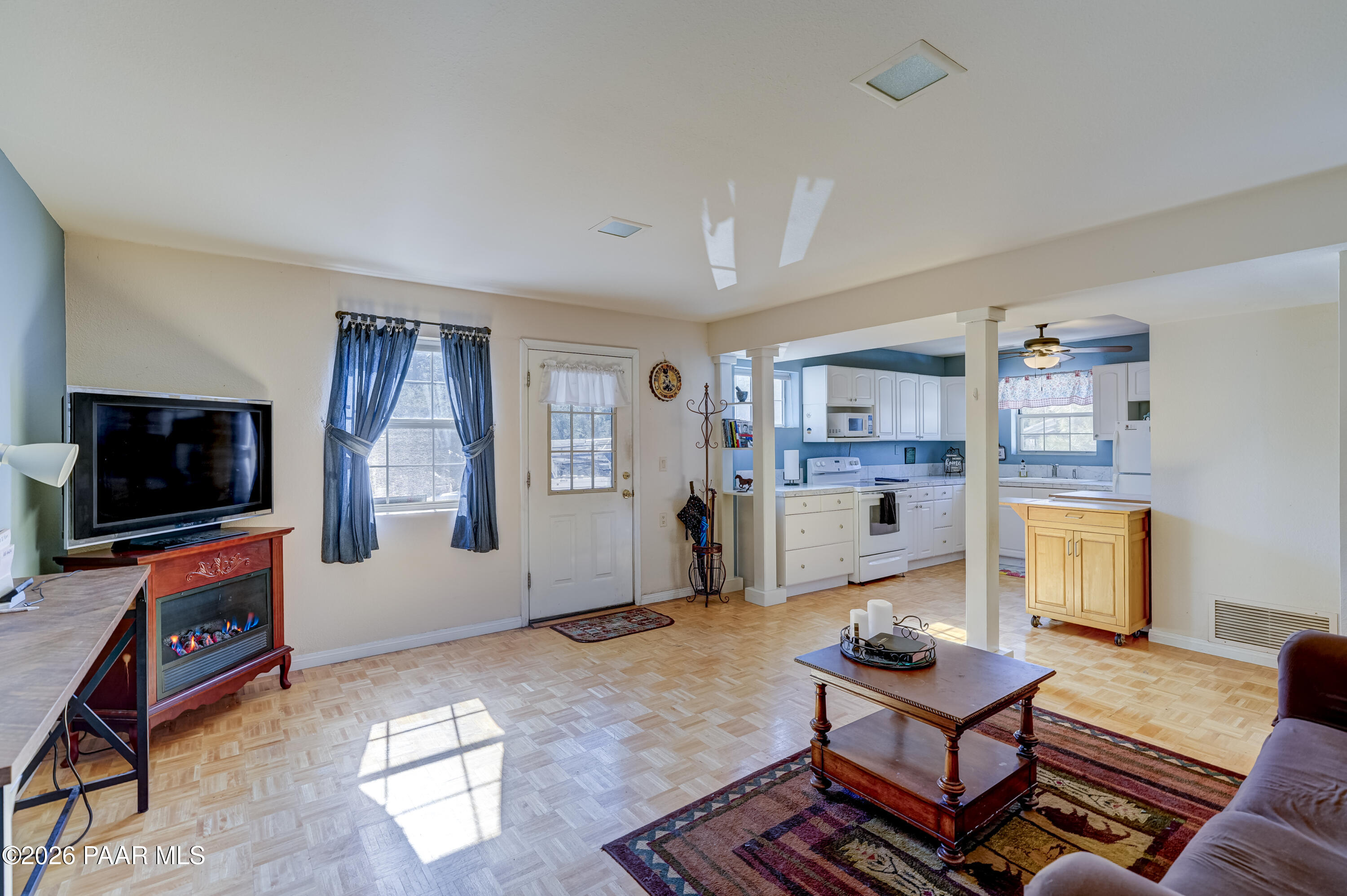1985 Idylwild Road Prescott, AZ 86305 - Photo 33 of 61 Guest Suite Living Room 1