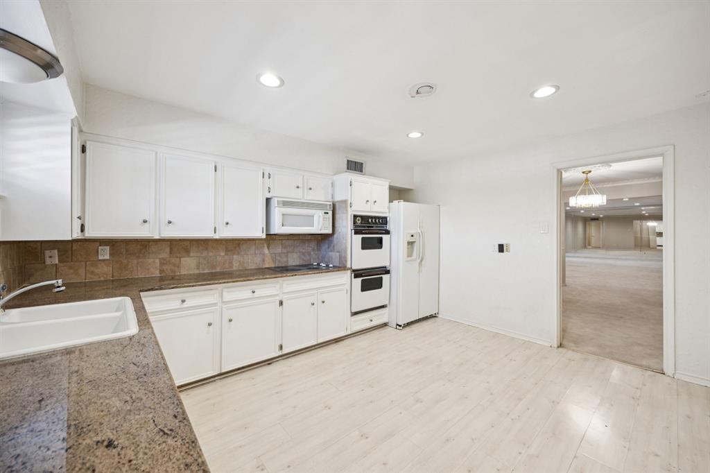 6235 Bandera Avenue, Unit D Dallas, TX 75225 - Photo 10 of 19