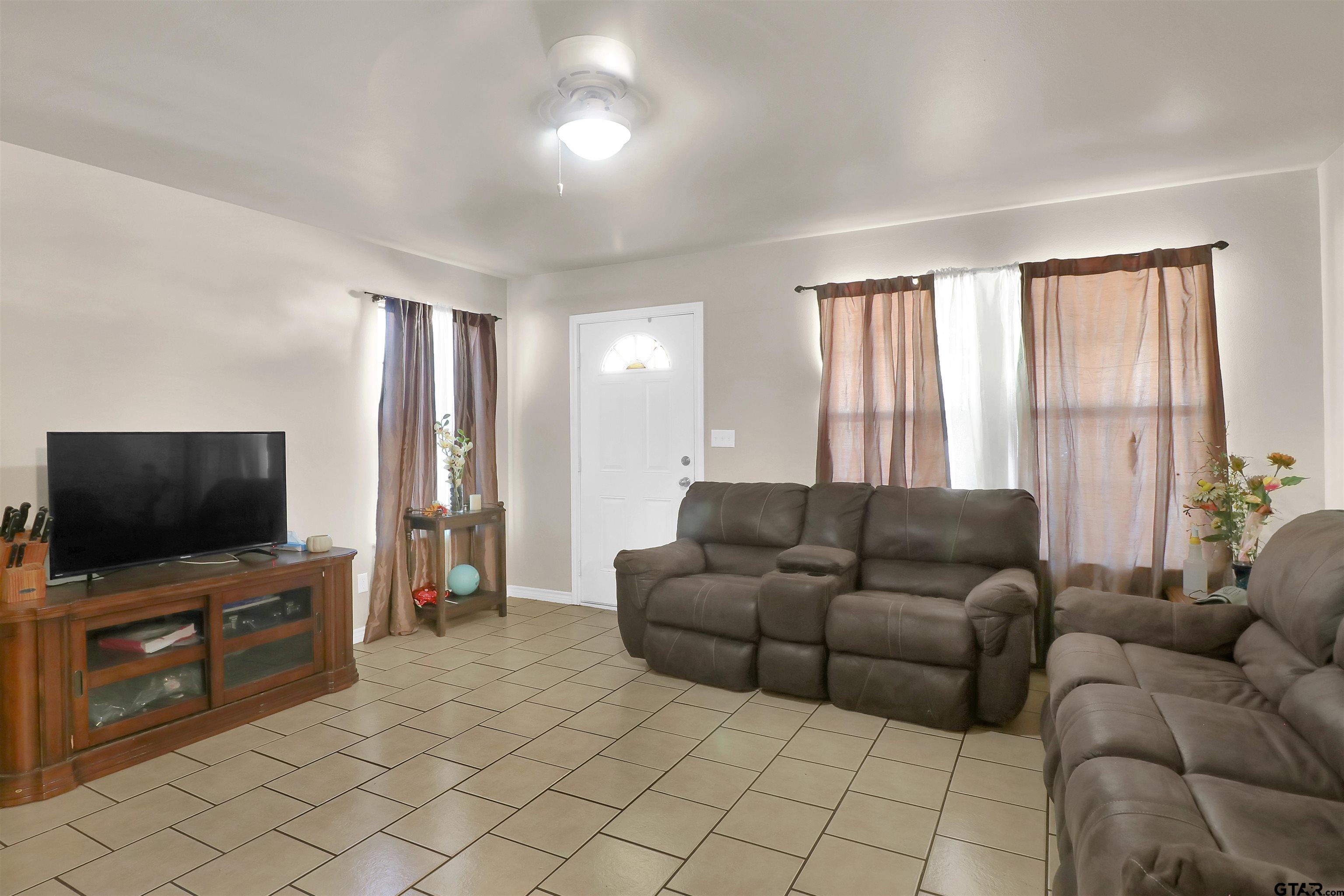 1224 West 3rd Street Tyler, TX 75701 - Photo 2 of 14