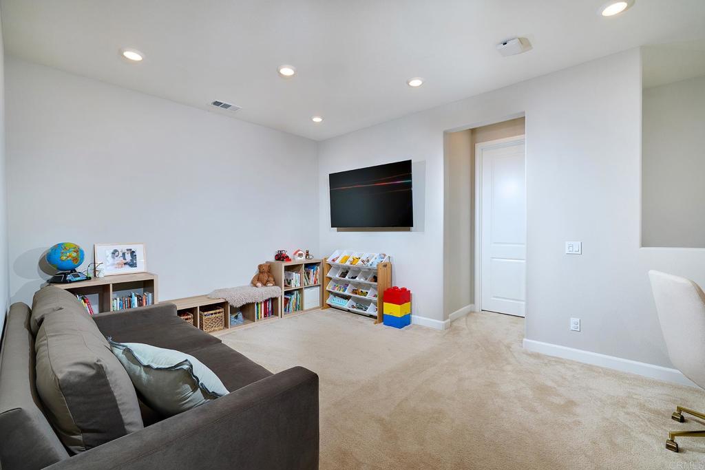 1065 Delpy View Vista, CA 92084 - Photo 9 of 49