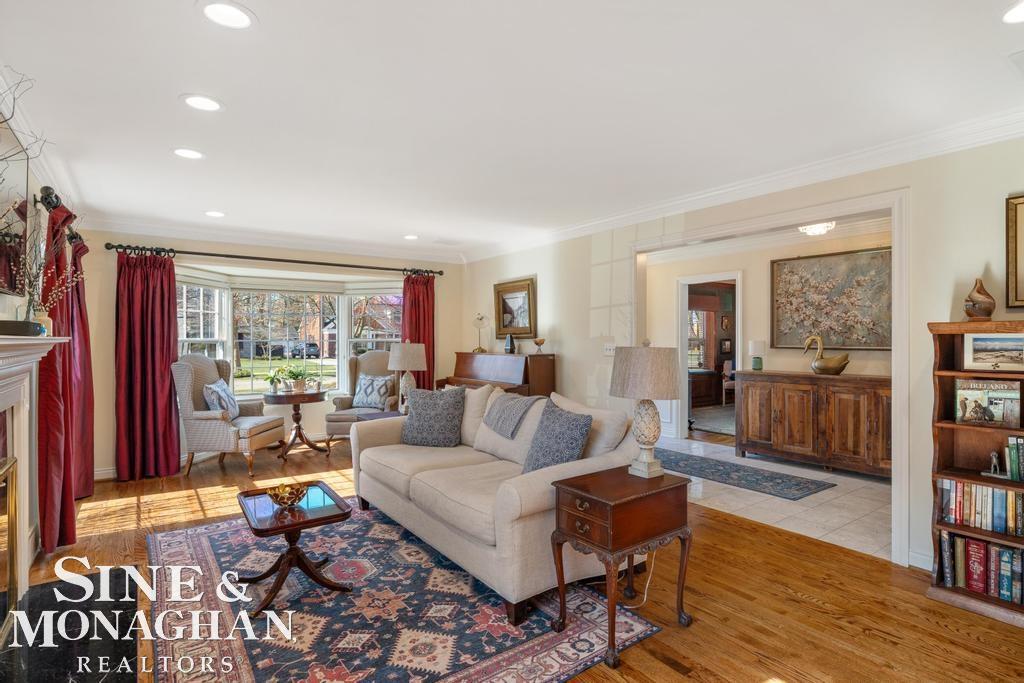 312 Cloverly Road Grosse Pointe, MI 48236 - Photo 9 of 89 50170282-e0510d36-8d16-448b-8c50-eb60dc53268c.JPG