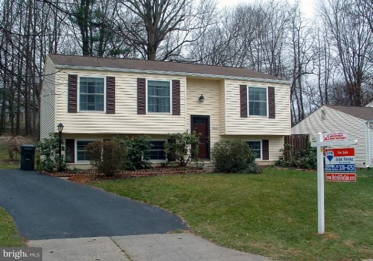 6110 Mantle Road Burke, VA 22015 - Photo 6 of 12 Exterior (Front)