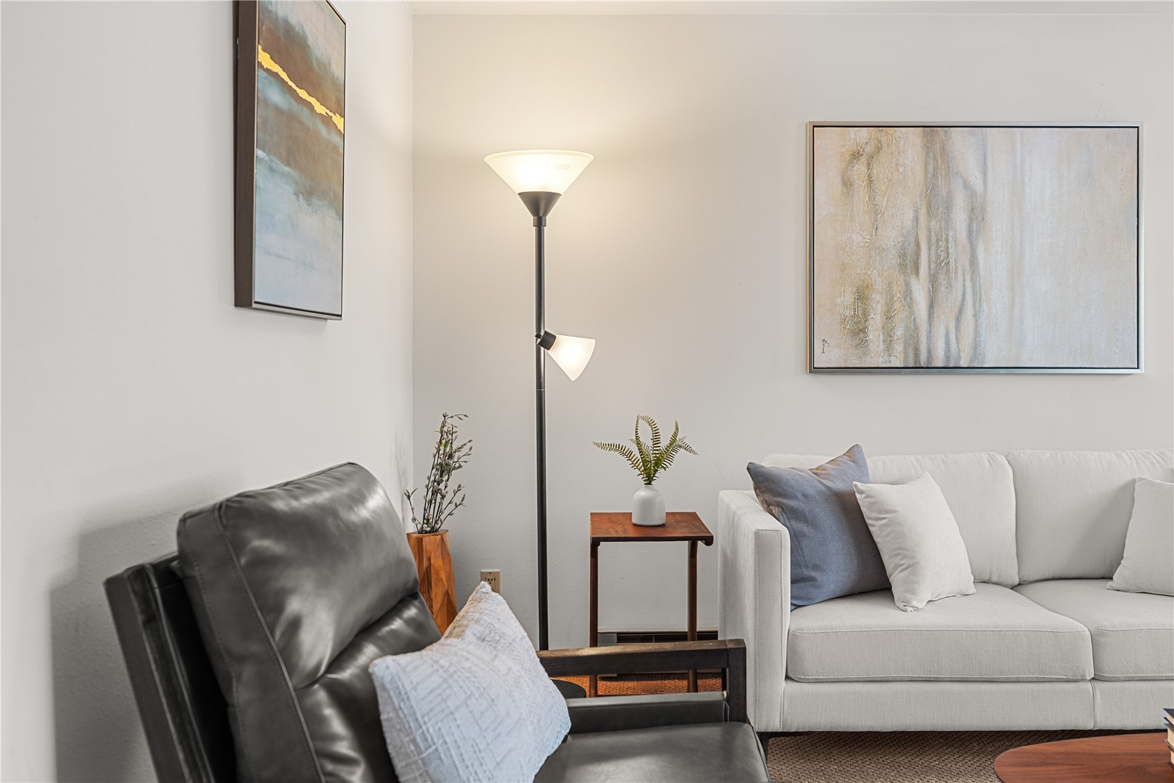 22804 Highway 6, Unit 102 Keystone, CO 80435 - Photo 2 of 34 a living room with furniture and a potted plant