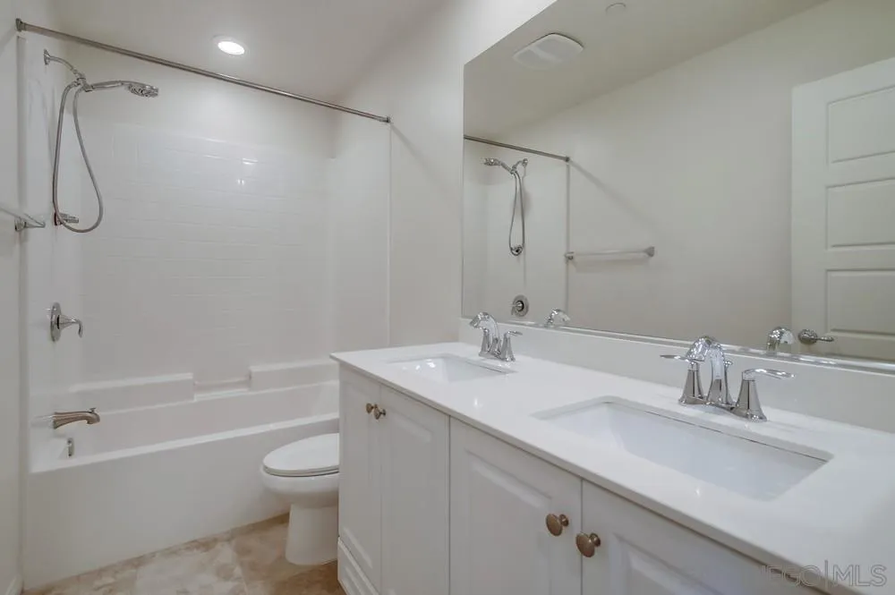 6012 Village Center Loop Road, Unit 38 San Diego, CA 92130 - Photo 12 of 36